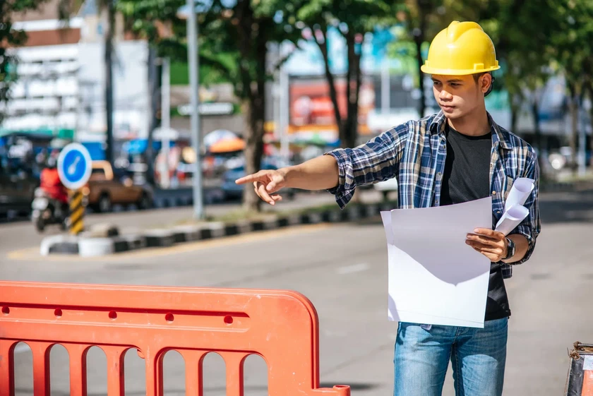 L'employeur doit déclarer tous ses travailleurs, qu'ils soient employés directement ou sous-traitants.